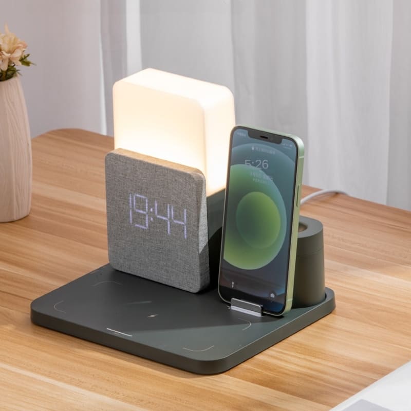 Carregador por Indução Luminária de Mesa e Despertador Castiliani, ideal para quartos com design moderno e funcionalidade prática