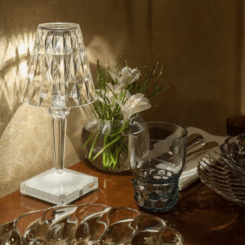 Luminária de Mesa LED Diamante USB 3 em 1 Sem Fio Castiliani, com 3 modos de iluminação e design elegante