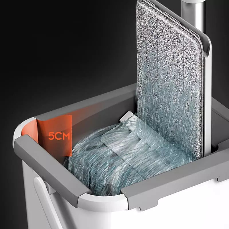 Mop de Limpeza Giratório SwiftClean™ Castiliani, ideal para uma limpeza eficiente e prática com rotação 360º