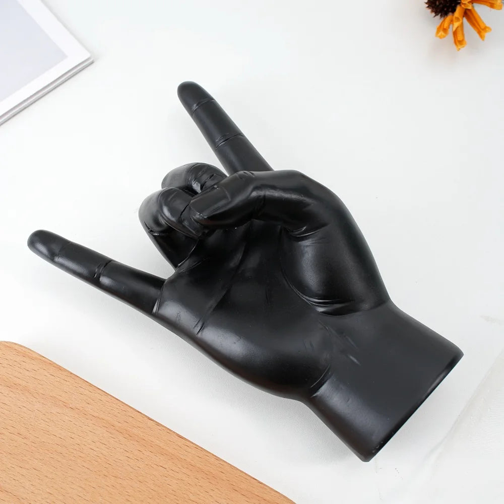 Escultura de Mãos Rock Decoração Moderna Castiliani, arte em resina dourada para amantes do rock e decoração estilosa.