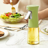 Borrifador de Azeite Dispenser Porta Azeite e Vinagre Castiliani, prático e elegante para temperar alimentos.

