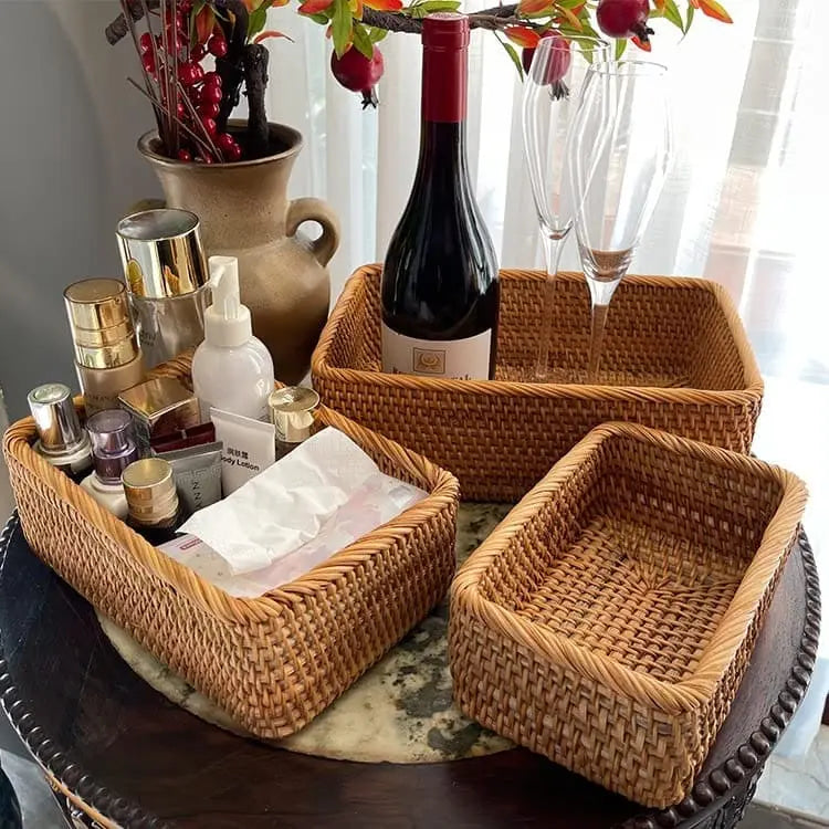 Cesto de Palha Rattan Feito à Mão Castiliani, ideal para decoração e organização em qualquer ambiente

