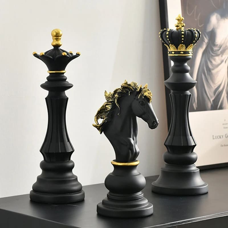 Decoração de Mesa Resina Estátua Peças de Xadrez Castiliani, elegância e estilo para ambientes sofisticados

