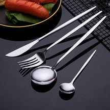 Jogo de Talheres Inox 24 Peças Premium Castiliani, com design sofisticado e ideal para mesas elegantes

