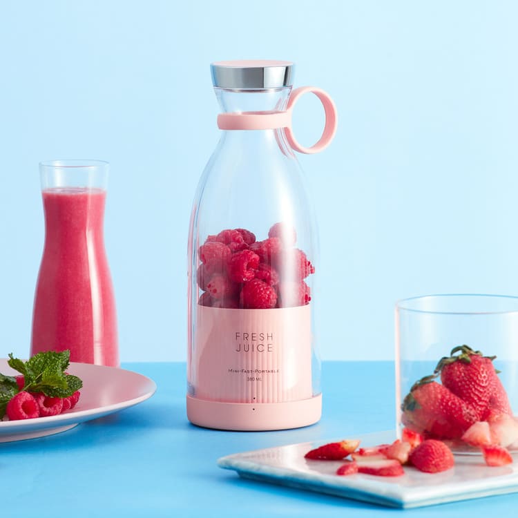 Liquidificador Portátil e Mixer Sem Fio Castiliani, ideal para misturar e preparar bebidas com praticidade e versatilidade

