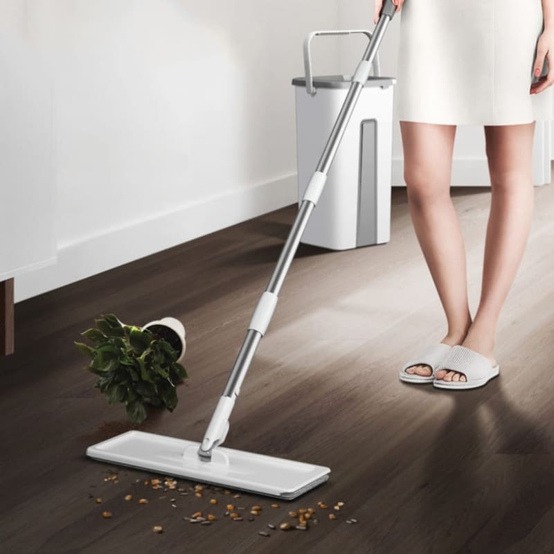 Mop de Limpeza Giratório SwiftClean™ Castiliani, ideal para uma limpeza eficiente e prática com rotação 360º

